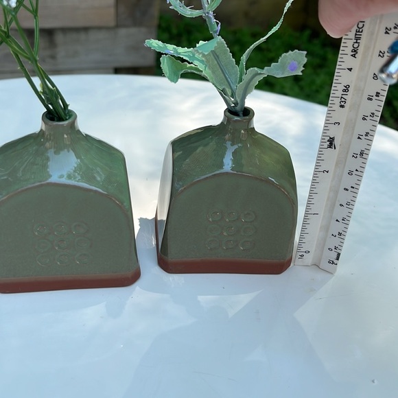 1970's Takahashi Bud Vases Set of 2 Green glazed and made in Japan 3" Tall - Picture 5 of 5